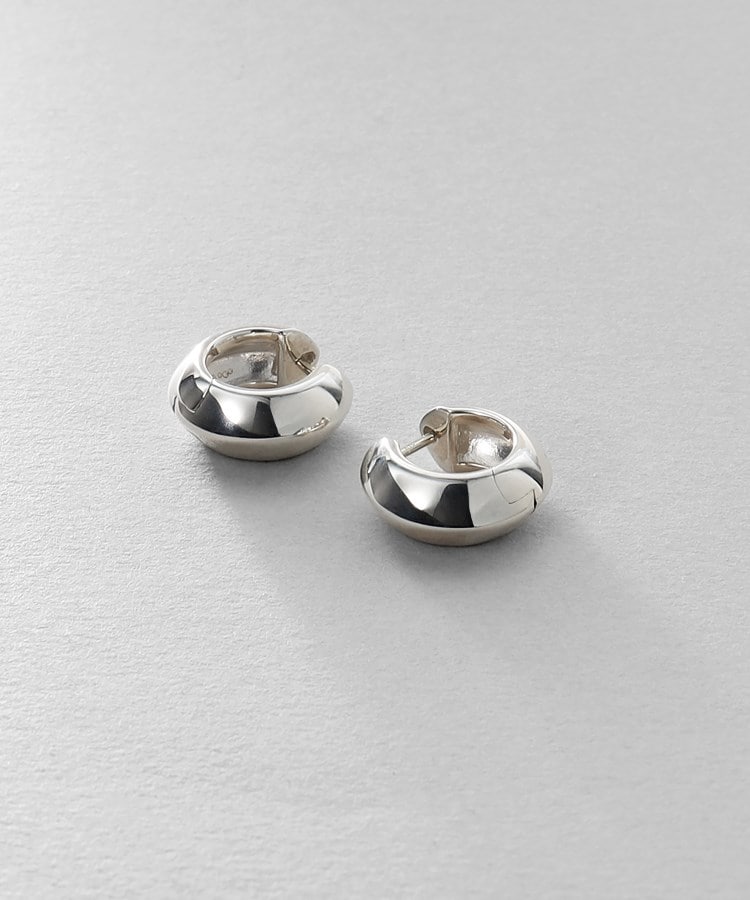 シルバー ハギーフープ リッジピアス