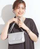 【軽量】ふわっと軽いフラップショルダーバッグ