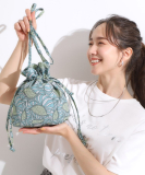 "ころんとしたフォルムが魅力 ラタプリント 巾着ショルダーバッグ"