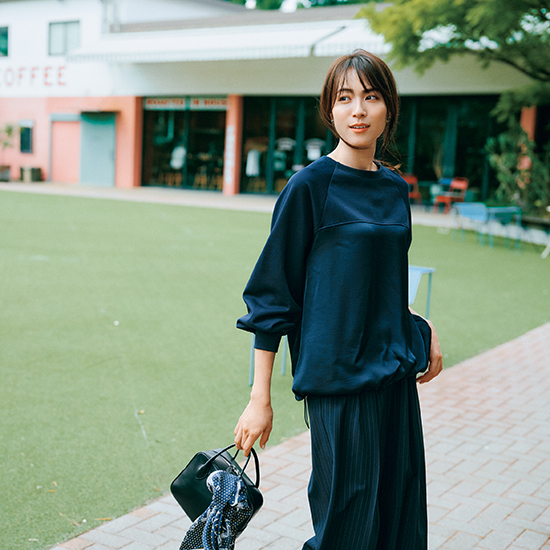 [Emma Taylor]ライトダンボールドッキングラグランプルオーバー