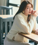 【洗える】ふんわりウール混ボトルネックニット