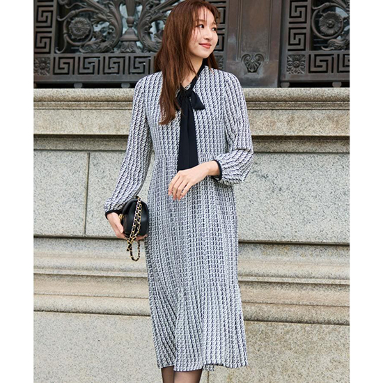 【ボウ取外し可】幾何柄プリーツワンピース