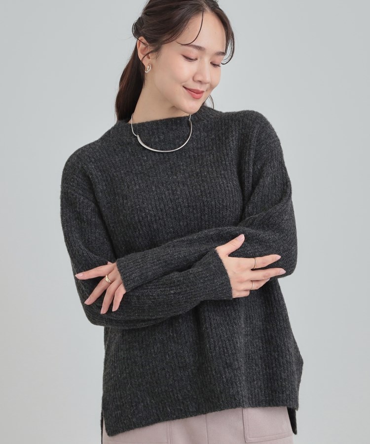 ふわふわが魅力 ハイネックニットプルオーバー