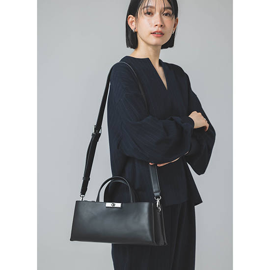 [cache cache]【kakatoo】ヒネリ金具横長2wayショルダー