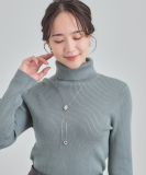 キラキラループタイネックレス