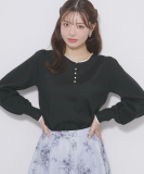 ビジューボタンヘンリーネックニット【洗濯機OK】